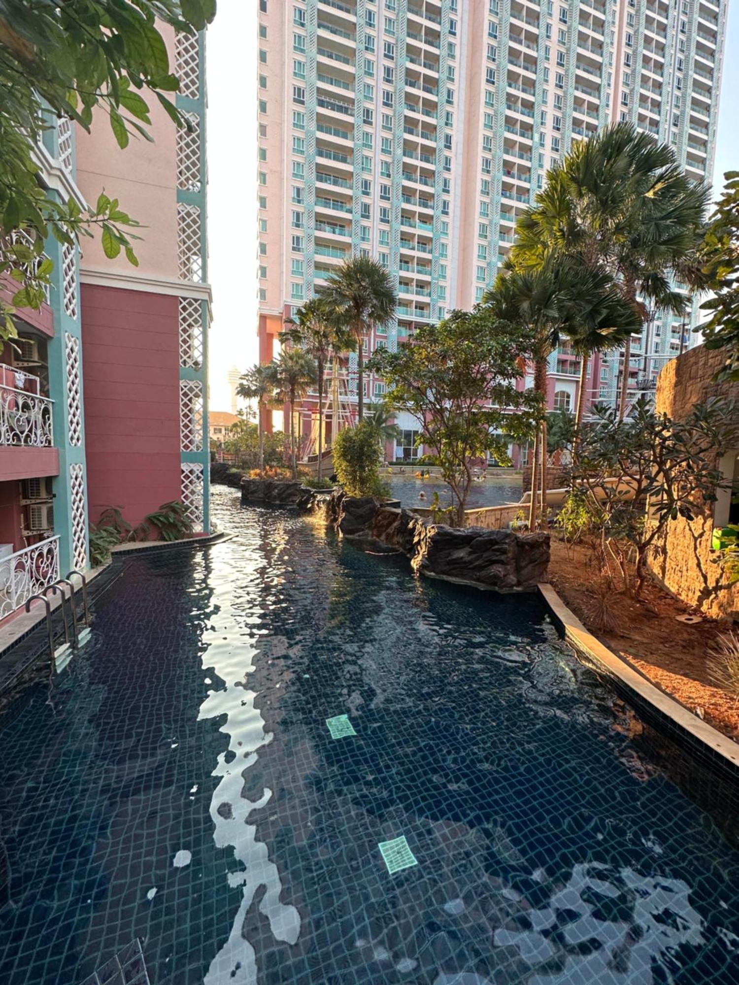 Grande Caribbean Resort Pattaya Esterno foto